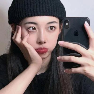 蜘蛛网中的女孩